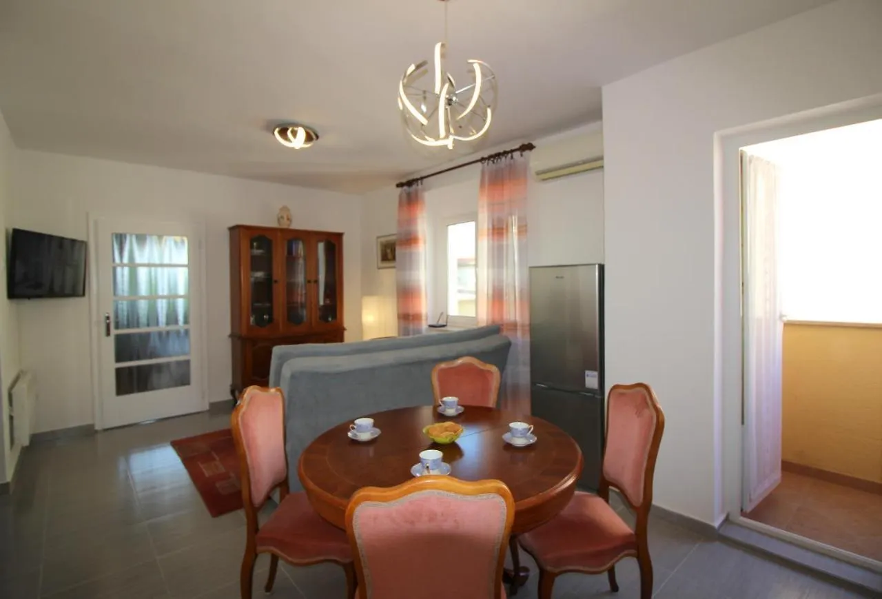 Apartment Agata In City Center Poreč Kroatien