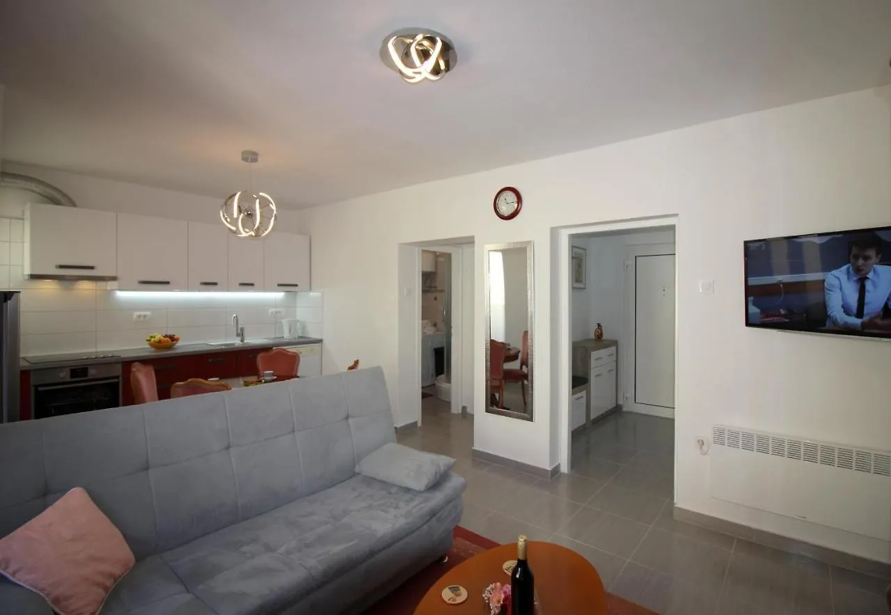 Apartment Agata In City Center Poreč